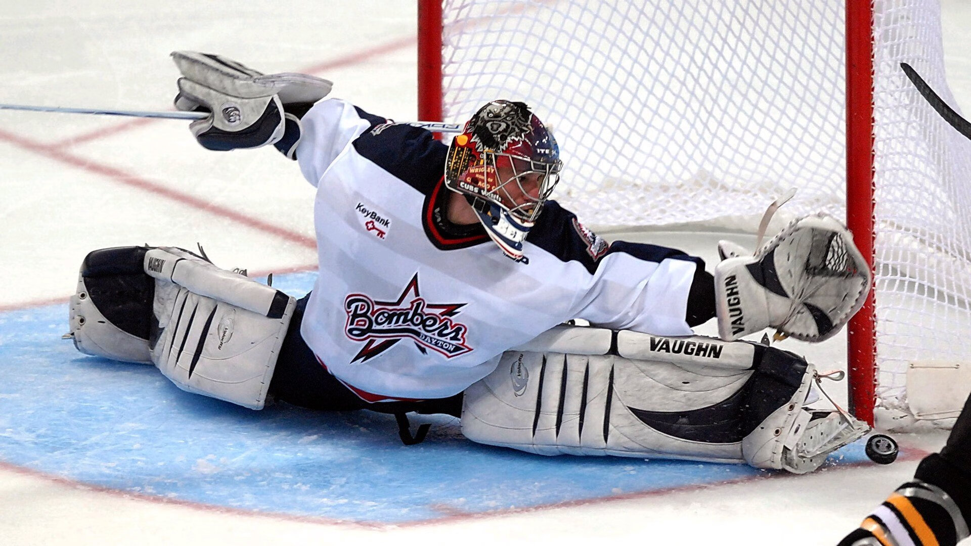 爱游戏电竞-季后赛生涯里，蒂伊多次在比赛尾声投中“关键三分”，帮助球队取得胜利！